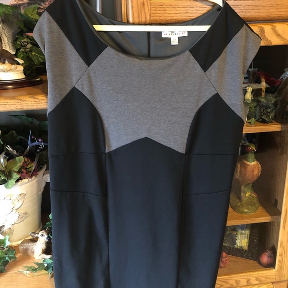 Dress is 18W material is linen and cotton - Picture 6 of 13